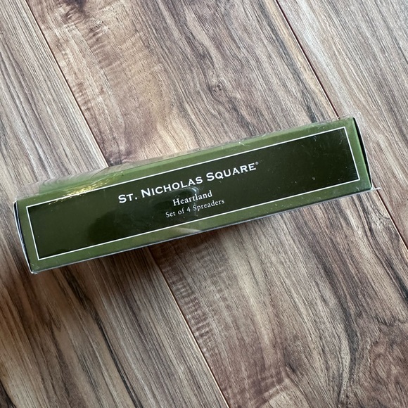 St. Nicholas Square - Set of 4 Spreaders - new in packaging - Picture 2 of 3